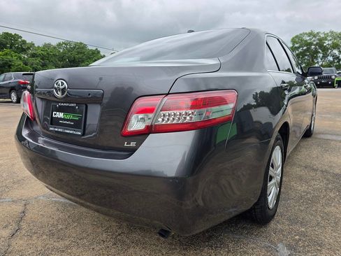 Used 2011 Toyota Camry image 12