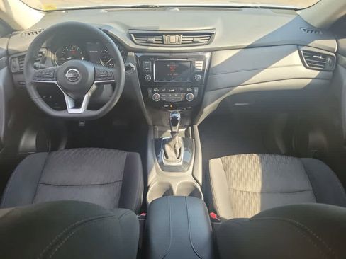 Used 2018 Nissan Rogue SV AWD/4WD image 30