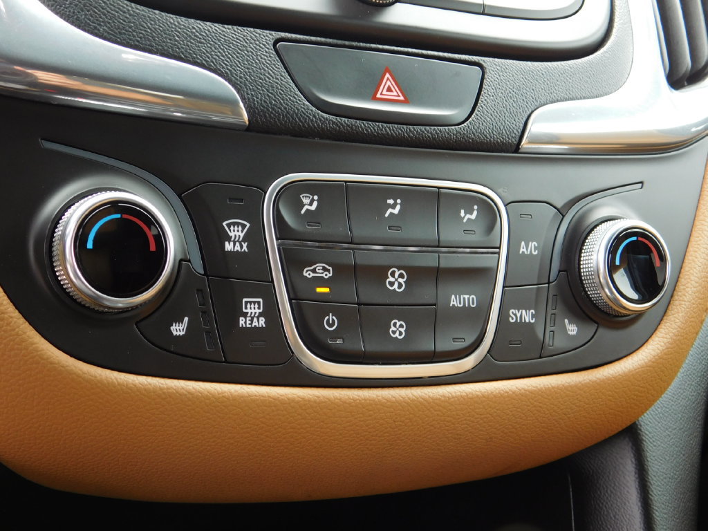Used 2020 Chevrolet Equinox Premier AWD/4WD image 24