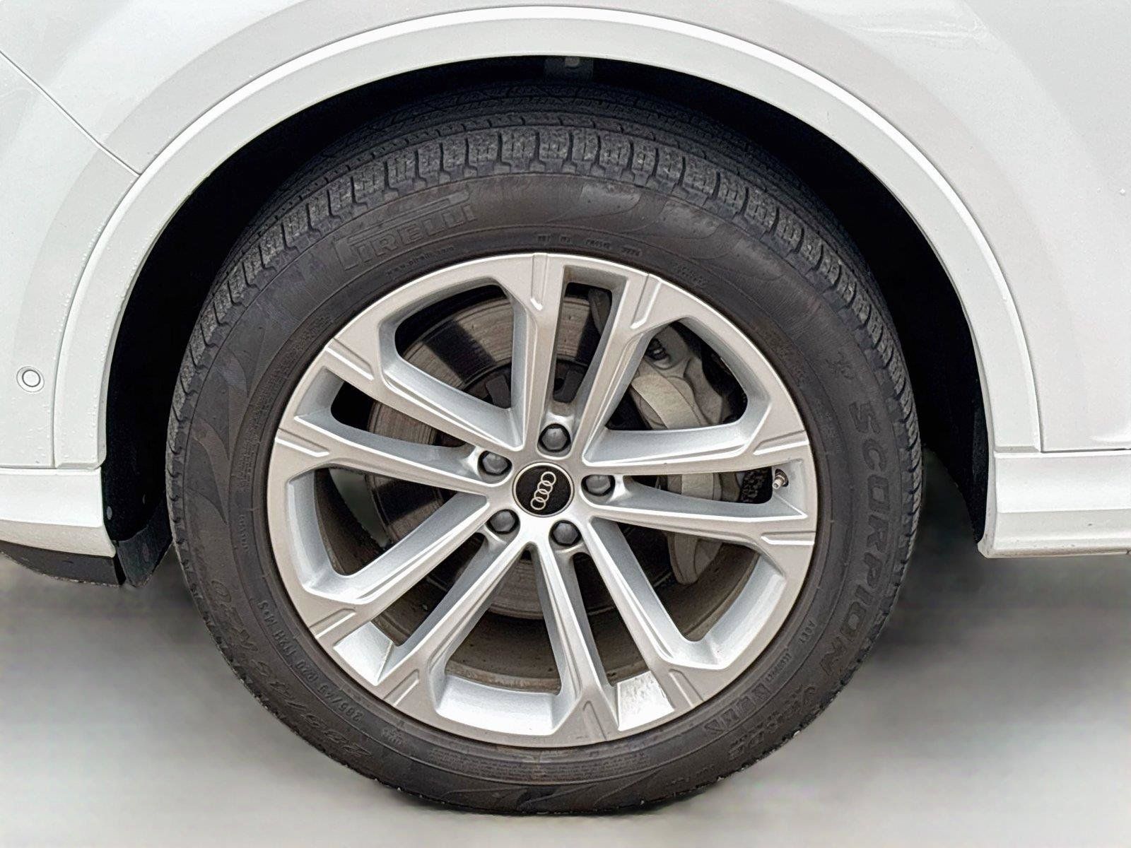 Used 2025 Audi Q7 3.0T Premium Plus AWD/4WD image 32