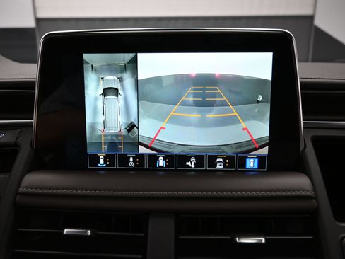 Used 2022 GMC Yukon SLT w/ SLT Premium Package image 31