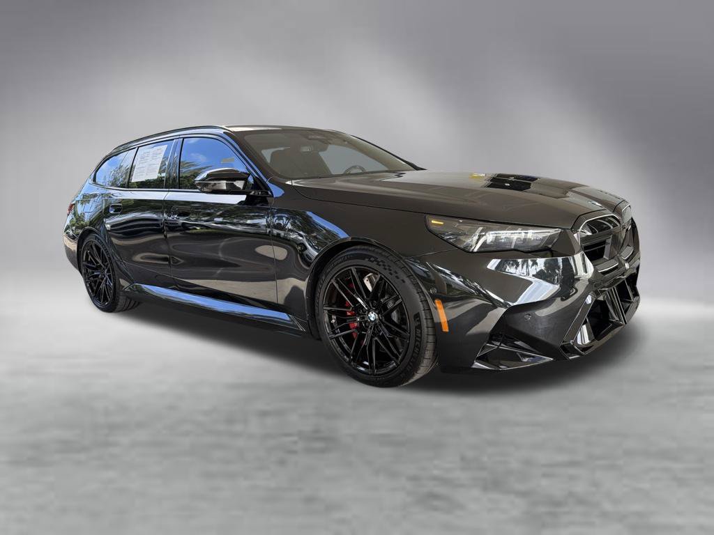 Used 2025 BMW M5 Touring AWD/4WD image 2