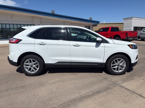 Used 2024 Ford Edge SEL AWD/4WD image 5