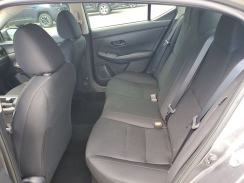 Used 2024 Nissan Sentra S image 8