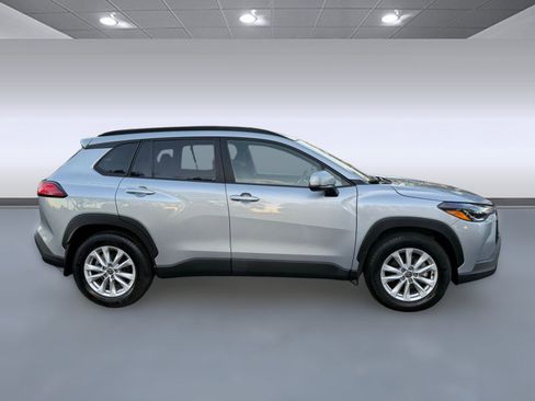 Certified 2024 Toyota Corolla Cross LE w/ Moonroof Package image 8