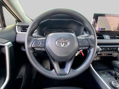 Used 2025 Toyota RAV4 LE AWD/4WD image 6