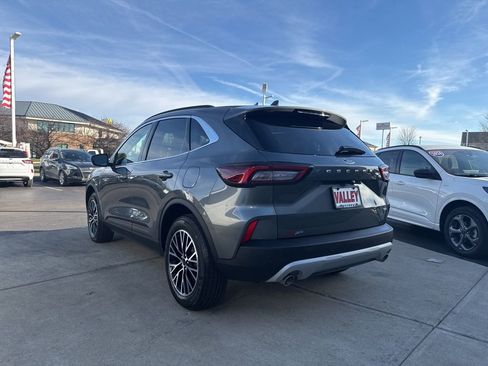 Certified 2025 Ford Escape SE image 7