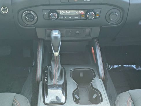 Used 2024 Nissan Frontier PRO-4X w/ Off-Road Protection Package AWD/4WD image 18