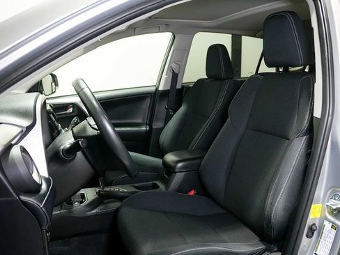 Used 2018 Toyota RAV4 XLE FWD image 13