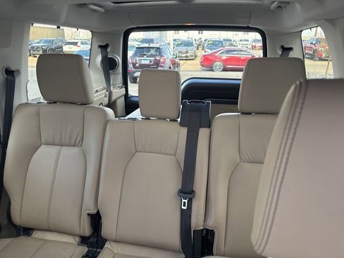 Used 2016 Land Rover LR4 HSE LUX AWD/4WD image 12