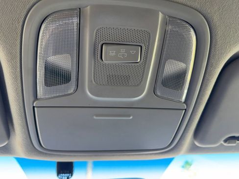 Used 2020 Kia Niro LX FWD image 25