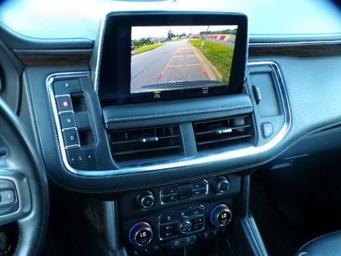 Used 2023 Chevrolet Suburban Premier RWD image 10