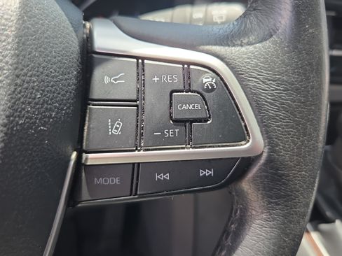 Used 2021 Toyota Sienna XLE w/ XLE Plus Package FWD image 15