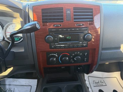 Used 2005 Dodge Dakota SLT image 32