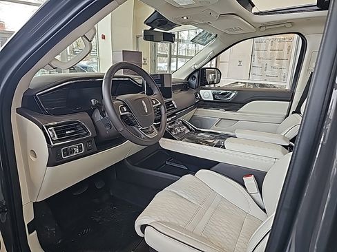 New 2024 Lincoln Navigator L Black Label image 9