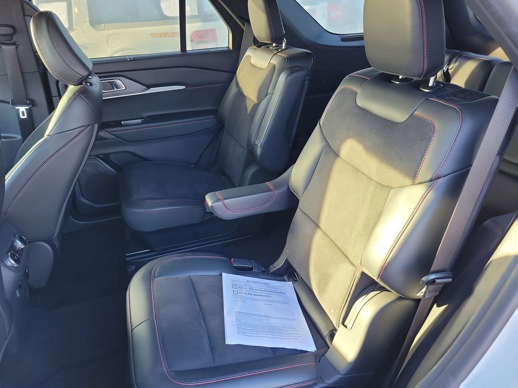 Used 2025 Ford Explorer ST AWD/4WD image 11