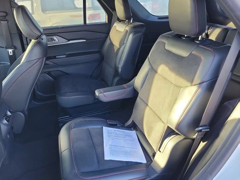 Used 2025 Ford Explorer ST AWD/4WD image 11