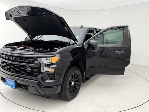 Used 2023 Chevrolet Silverado 1500 Custom image 10