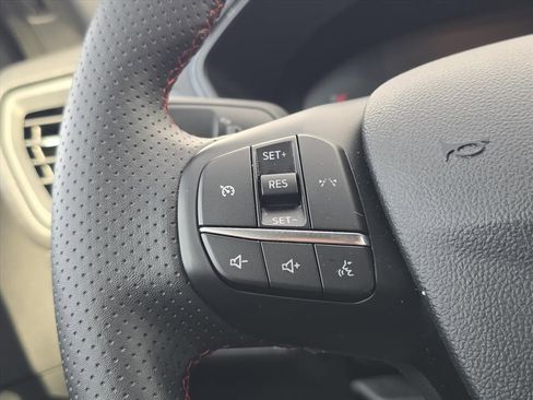 Used 2025 Ford Escape ST-Line image 17