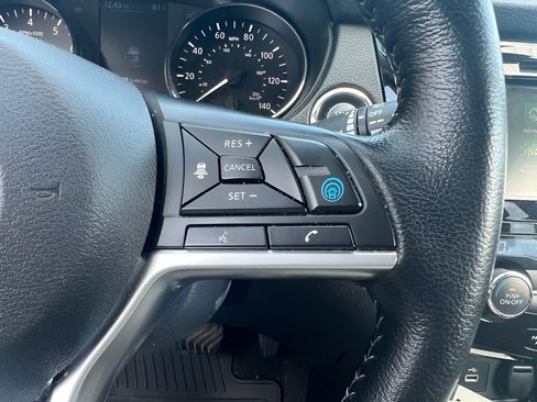 Used 2020 Nissan Rogue SV w/ Premium Package AWD/4WD image 27
