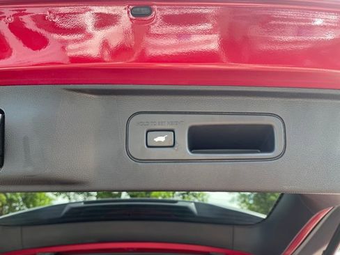 Used 2025 Honda Pilot TrailSport image 17