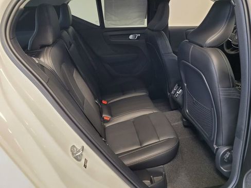 New 2026 Volvo XC40 B5 Core w/ Climate Package image 10