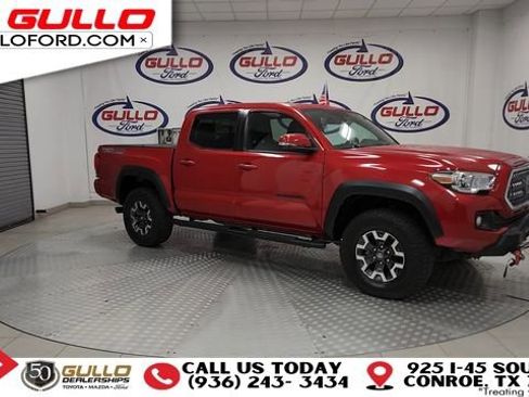 Used 2019 Toyota Tacoma TRD Off-Road image 2