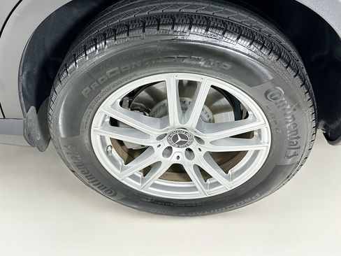 Used 2025 Mercedes-Benz GLC 300 image 33