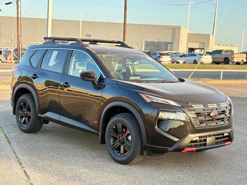 New 2026 Nissan Rogue SV AWD/4WD image 5