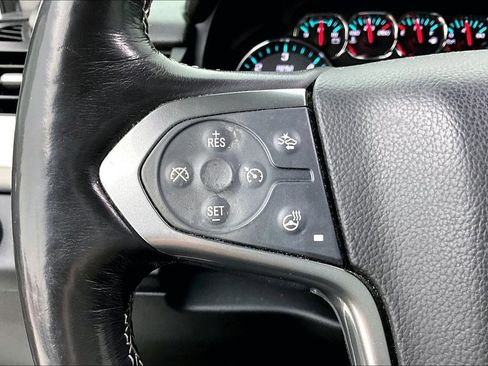 Used 2018 Chevrolet Suburban Premier image 26