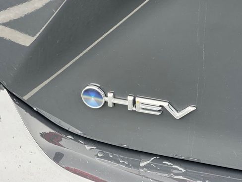 Used 2025 Toyota Camry SE FWD image 13
