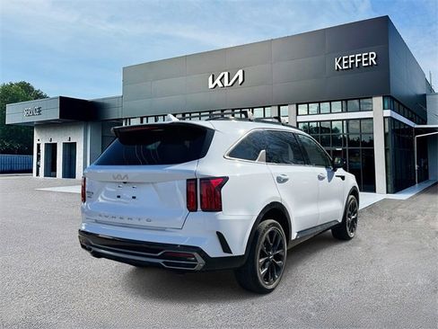 Certified 2022 Kia Sorento SX image 8