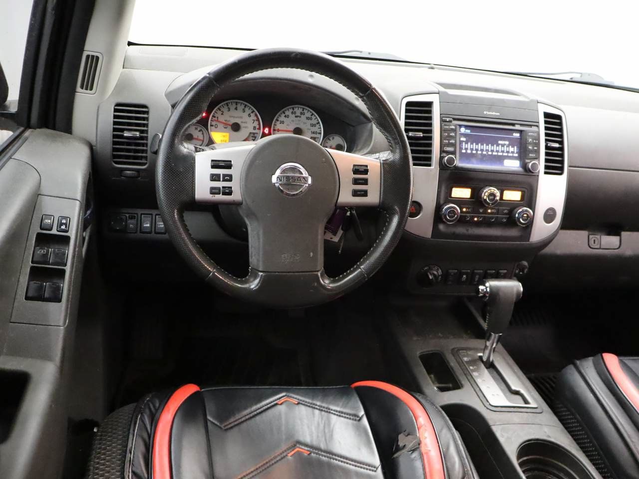 Used 2019 Nissan Frontier PRO-4X AWD/4WD image 4