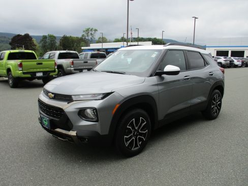 Used 2023 Chevrolet TrailBlazer ACTIV w/ Convenience Package AWD/4WD image 1