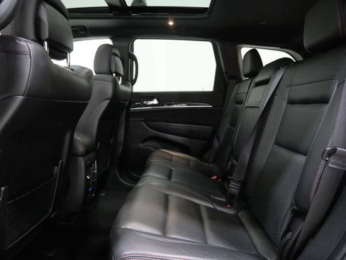 Used 2021 Jeep Grand Cherokee Trailhawk w/ Trailhawk Luxury Group AWD/4WD image 25