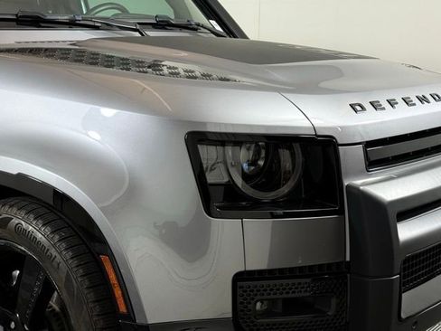 Used 2024 Land Rover Defender 110 X-Dynamic SE image 14