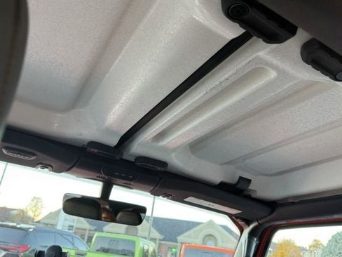 Used 2023 Jeep Wrangler Unlimited Rubicon w/ Cold Weather Group image 24