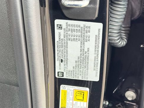Used 2024 GMC Yukon Denali Ultimate AWD/4WD image 37