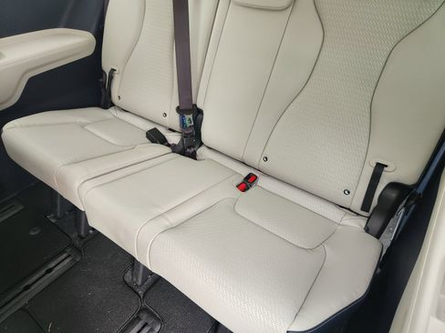 Used 2025 Kia Carnival SX Prestige FWD image 33