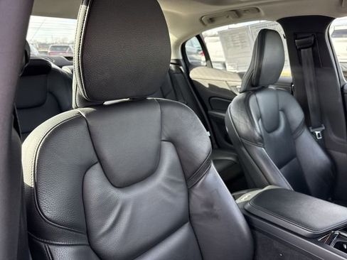Used 2024 Volvo S60 B5 Plus image 25