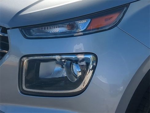 Used 2023 Hyundai Venue SEL image 7