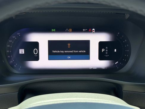 Certified 2024 Volvo XC40 B5 Ultimate w/ Protection Package Premier AWD/4WD image 10