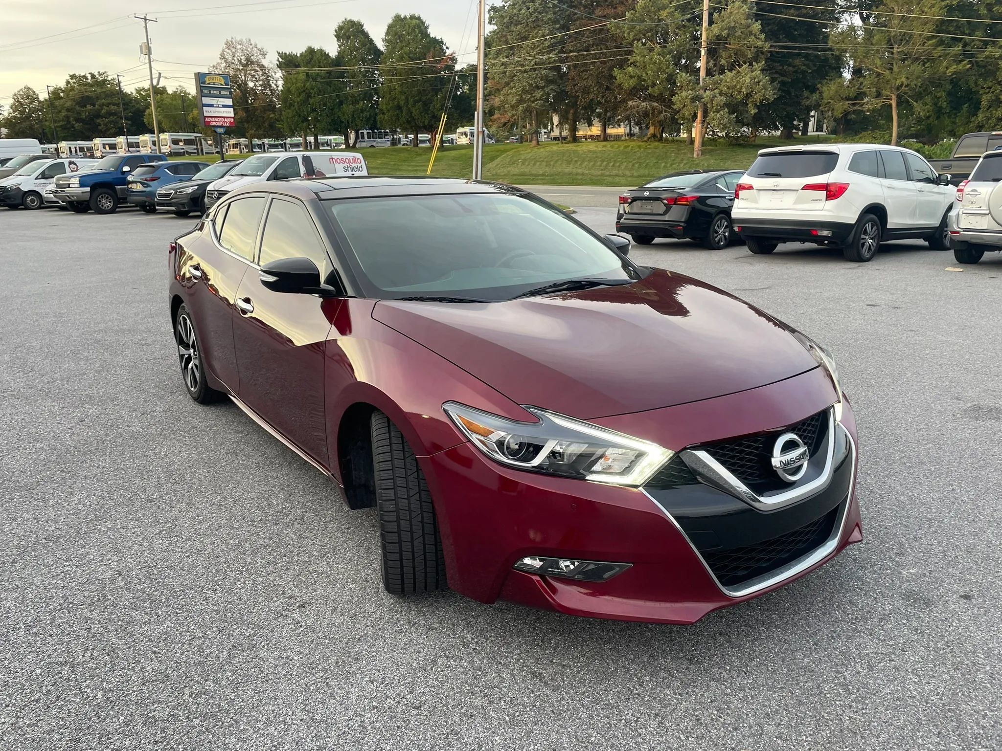 Used 2018 Nissan Maxima 3.5 SL w/ Interior Lighting Package FWD image 2