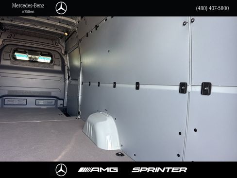 Used 2024 Mercedes-Benz Sprinter 2500 image 11