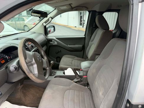 Used 2013 Nissan Frontier S w/ S Preferred Pkg RWD image 6