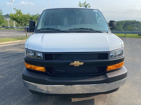 New 2025 Chevrolet Express 3500 w/ Driver Convenience Package image 8
