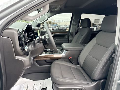 Used 2024 Chevrolet Silverado 1500 LT Trail Boss image 13