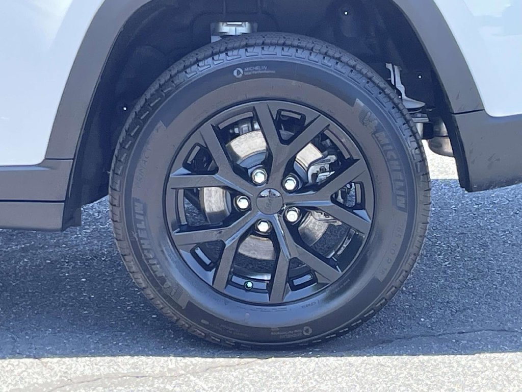 New 2026 Jeep Grand Cherokee Altitude AWD/4WD image 12