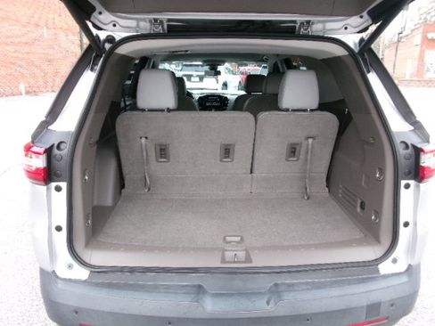 Used 2019 Chevrolet Traverse LT w/ LT Premium Package image 15