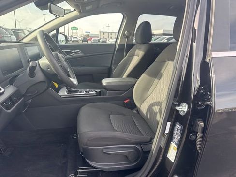 Used 2024 Kia Sportage LX image 17